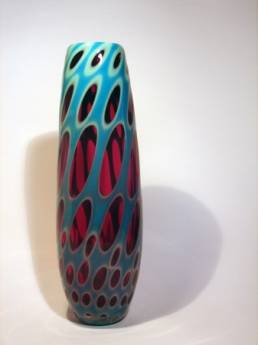 Glass-Sculpture-by-Jamie-Worsley_bubblegum-vase