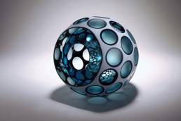 Glass-sculpture-by-Jamie-Worsley_Akoya